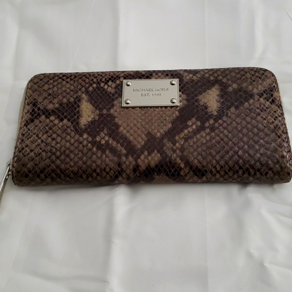 Michael Kors python leather wallet. - Picture 1 of 7